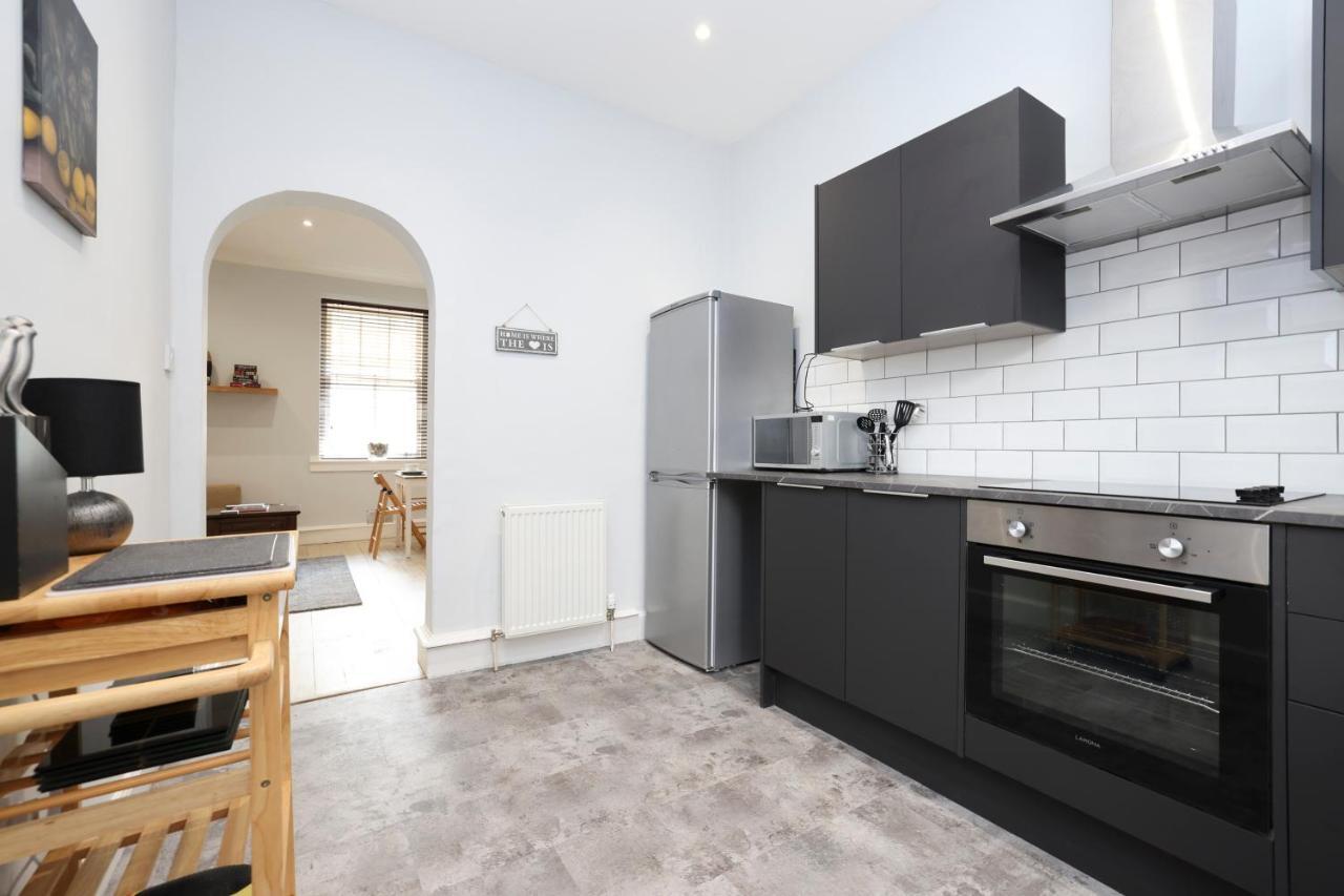 Stunning 2 Bed Apt Nr The Royal Mile & The Castle 에든버러 외부 사진