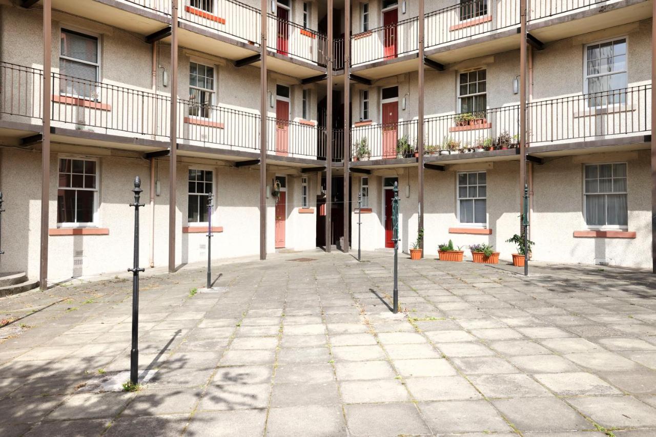 Stunning 2 Bed Apt Nr The Royal Mile & The Castle 에든버러 외부 사진